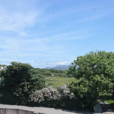 Nyaraló Island View *